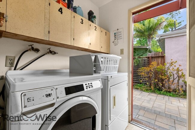 Building Photo - 569 Addison Ave