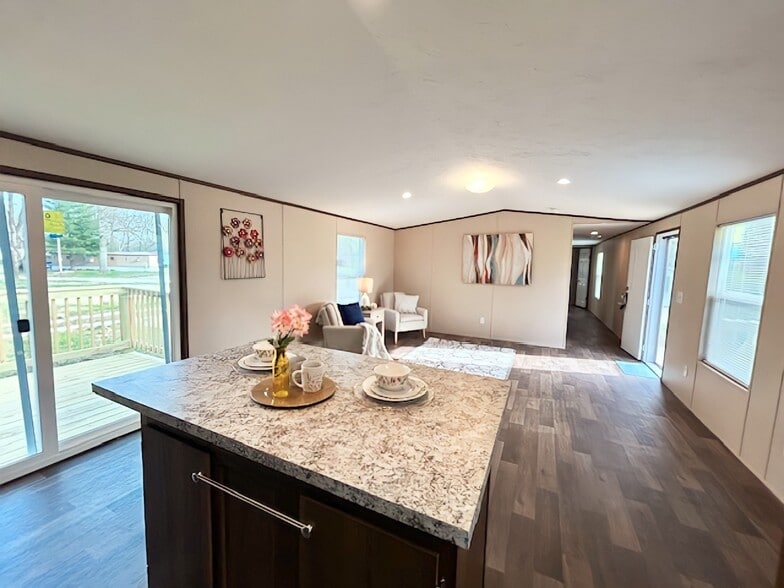 Building Photo - 15 Deerwood Park
