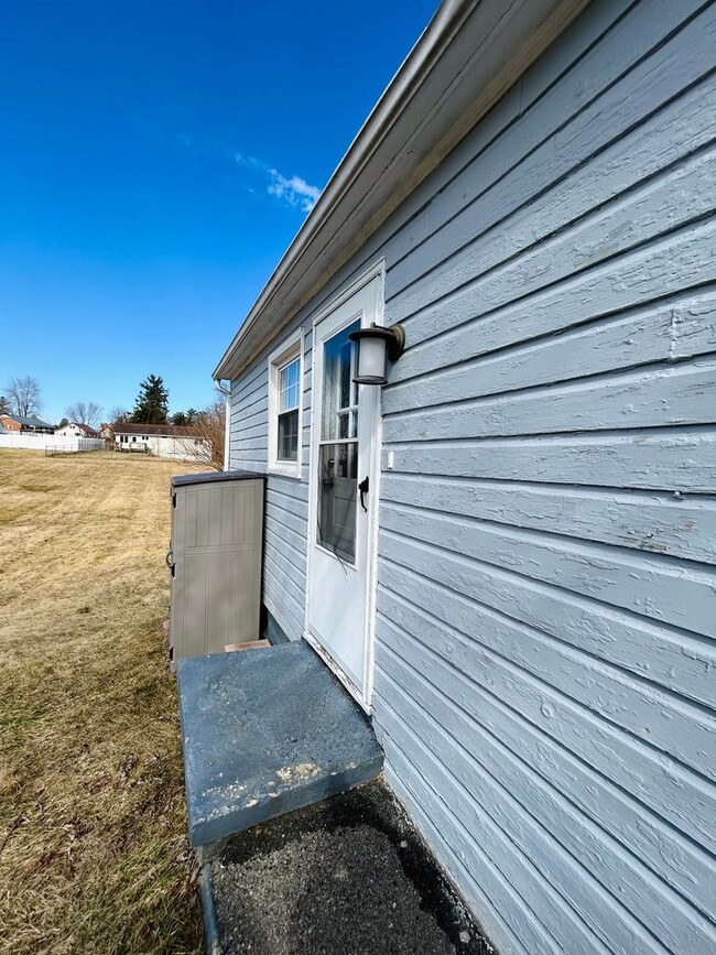 Building Photo - Cozy House in Christiansburg