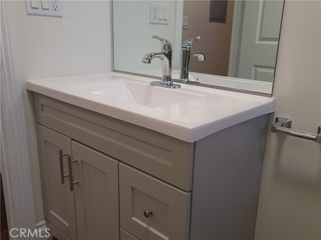 Building Photo - 1719 W 39th Pl