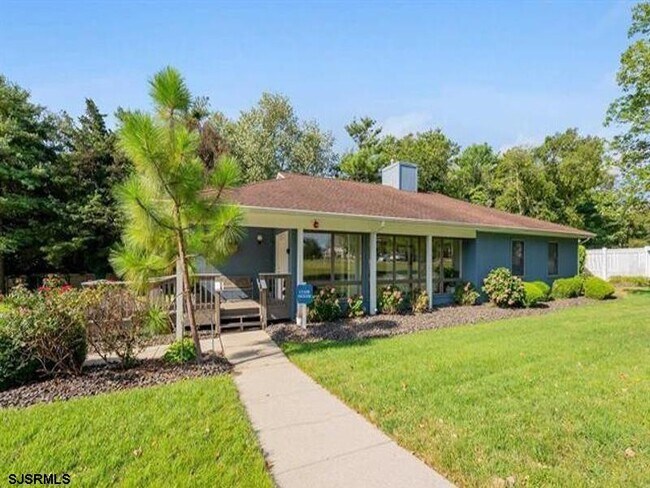 Building Photo - 2310 Dolphin Ave