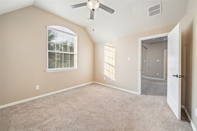 Building Photo - 10314 Radcliff Lake Dr