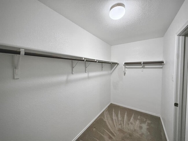 Building Photo - 249 La Dera Dr