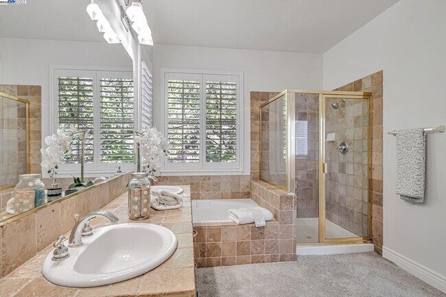 Building Photo - 260 Abigail Cir