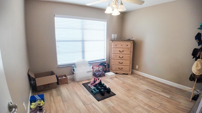 Building Photo - 4640 Lucerne Lakes Blvd W