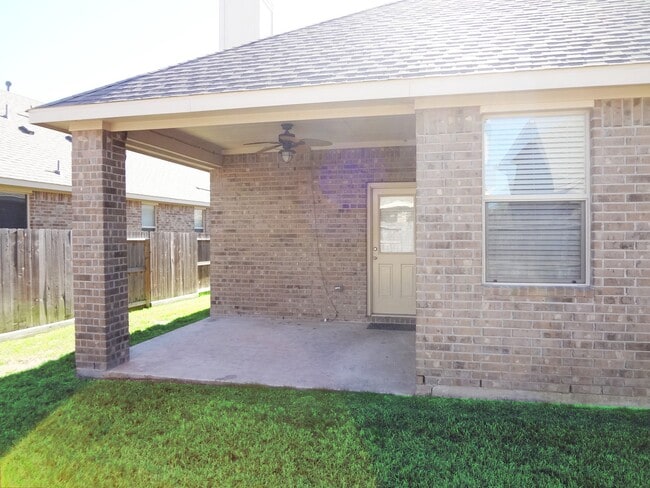 Building Photo - 24510 Avellino Ct