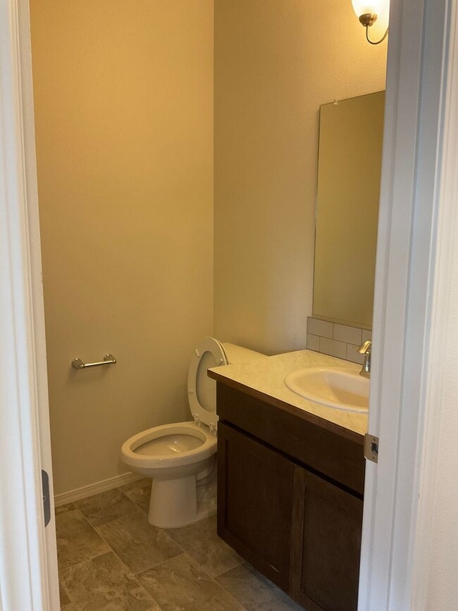 Building Photo - 627 Koontz Rd