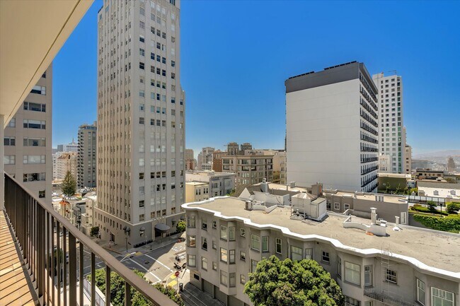 Building Photo - 1333 Jones St