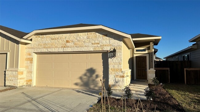 Building Photo - 9820 Grosbeak Ln