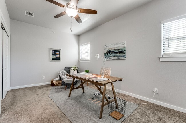 Building Photo - 6160 Eckhert RoadUnit 1005