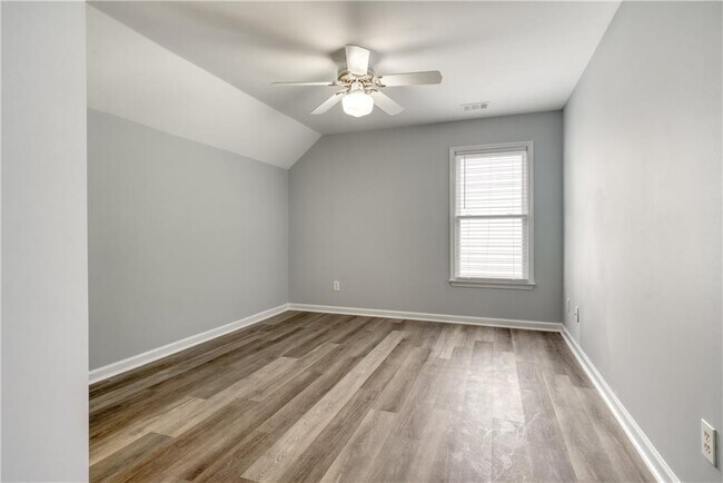 Building Photo - 355 Lamme Chase