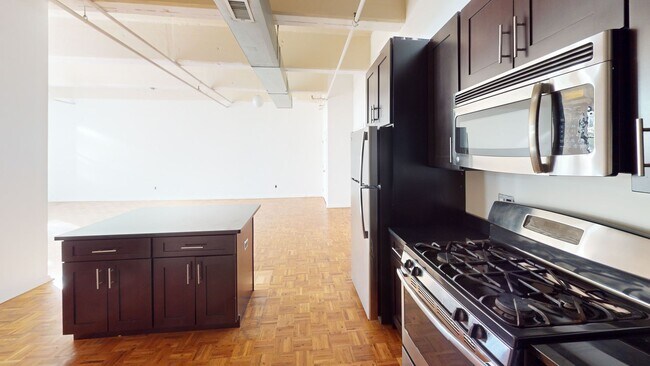 Interior Photo - 91 Halsey St