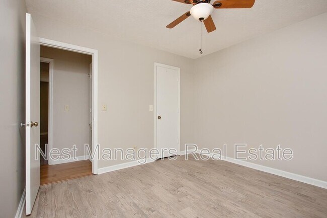 Building Photo - 7462 Fairpoint Rd