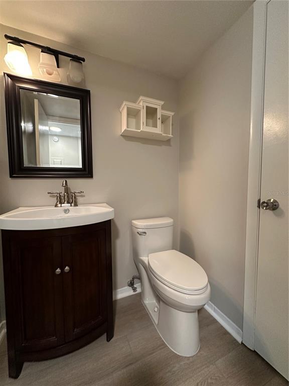 Building Photo - 6063 Village Cir S