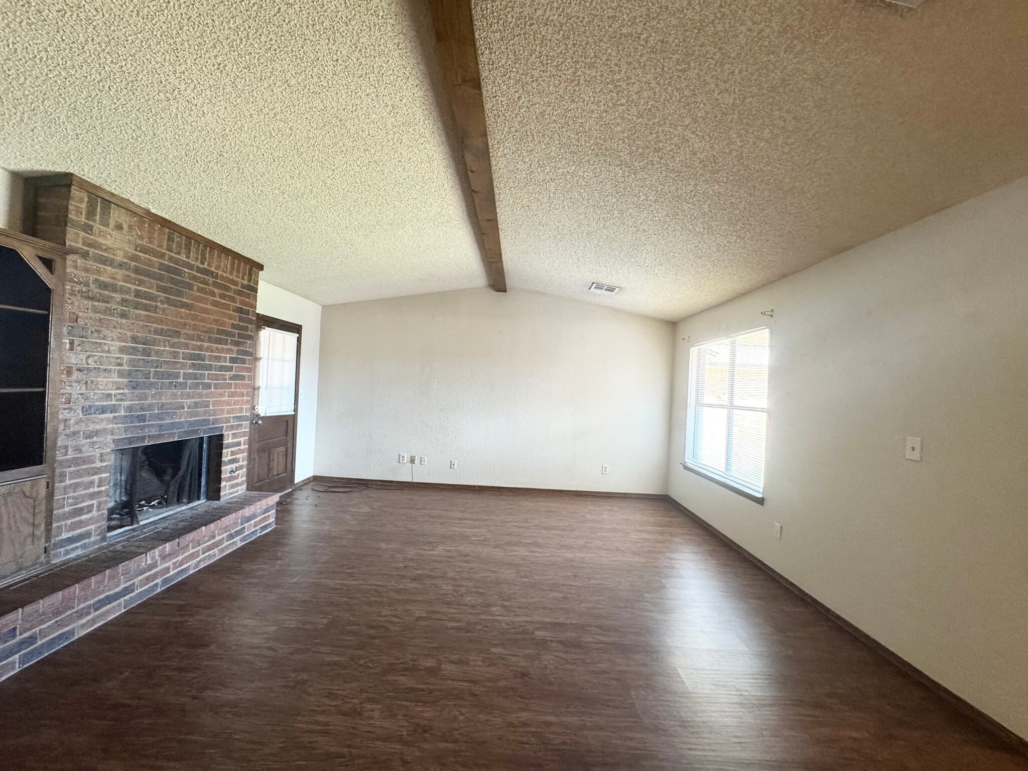 Building Photo - 9821 Larkspur Ln