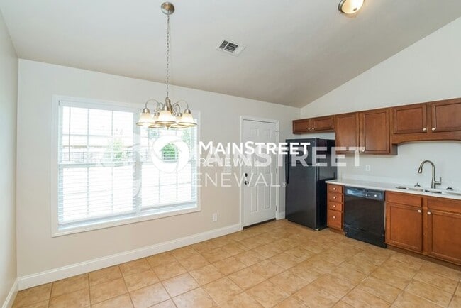 Building Photo - 3 Bedroom Pet-Friendly Home in KNOXVILLE, ...