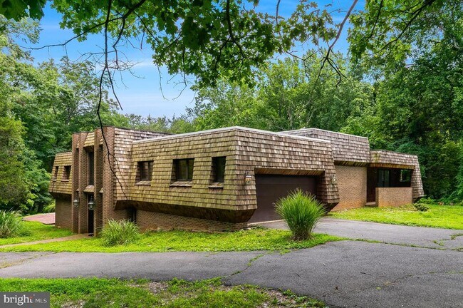 Building Photo - 8823 Brook Rd