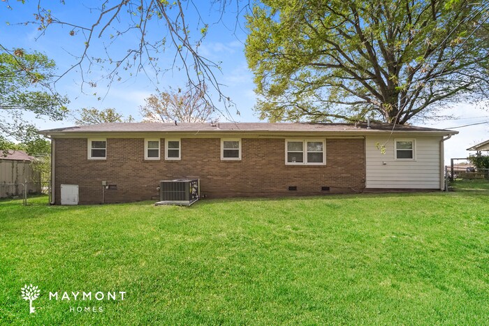 Building Photo - 2518 Fairgreen Dr