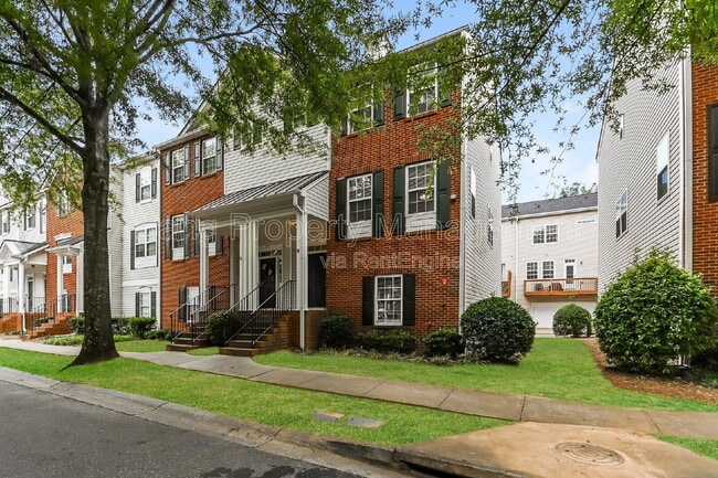 Building Photo - 212 Village Square Dr