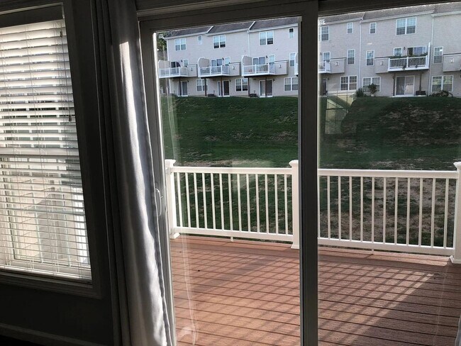 Building Photo - Charming 2BR Condo in Danbury