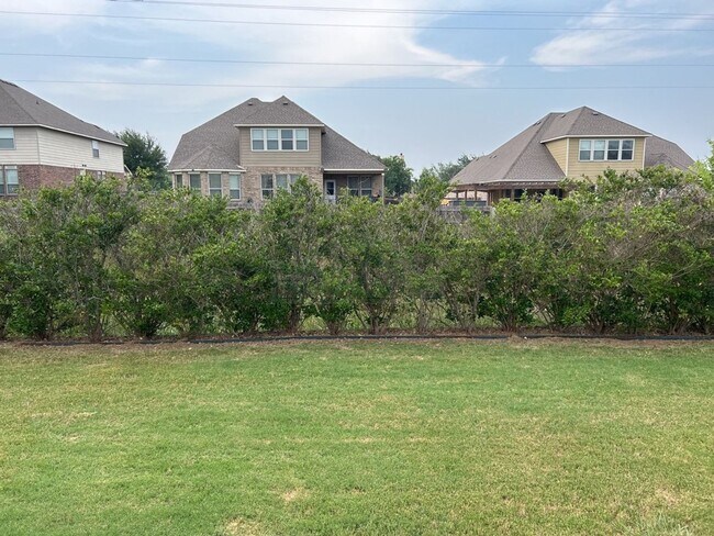 Building Photo - 6008 Bedrock Dr