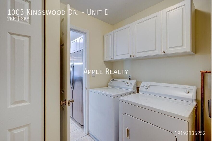 Building Photo - 1003 Kingswood Dr