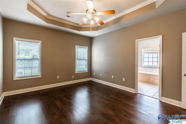 Building Photo - 123 Paul Revere Dr