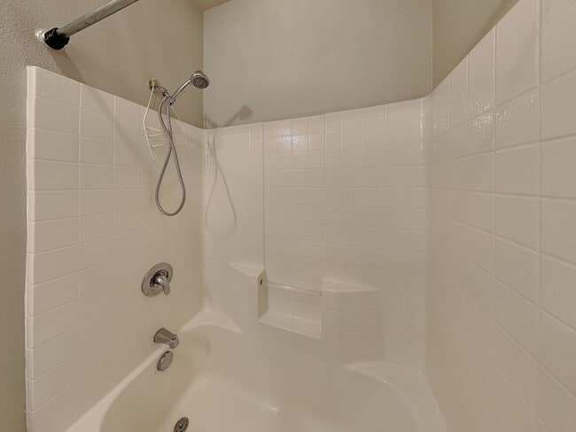 Building Photo - READY NOW! Captivating home on a cul-de-sa...