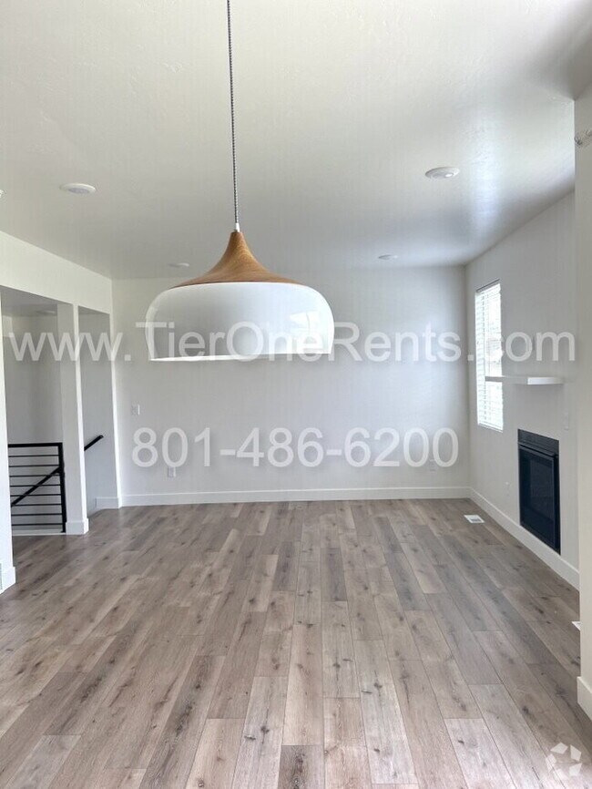 Building Photo - NO DEPOSIT option available for qualified ...