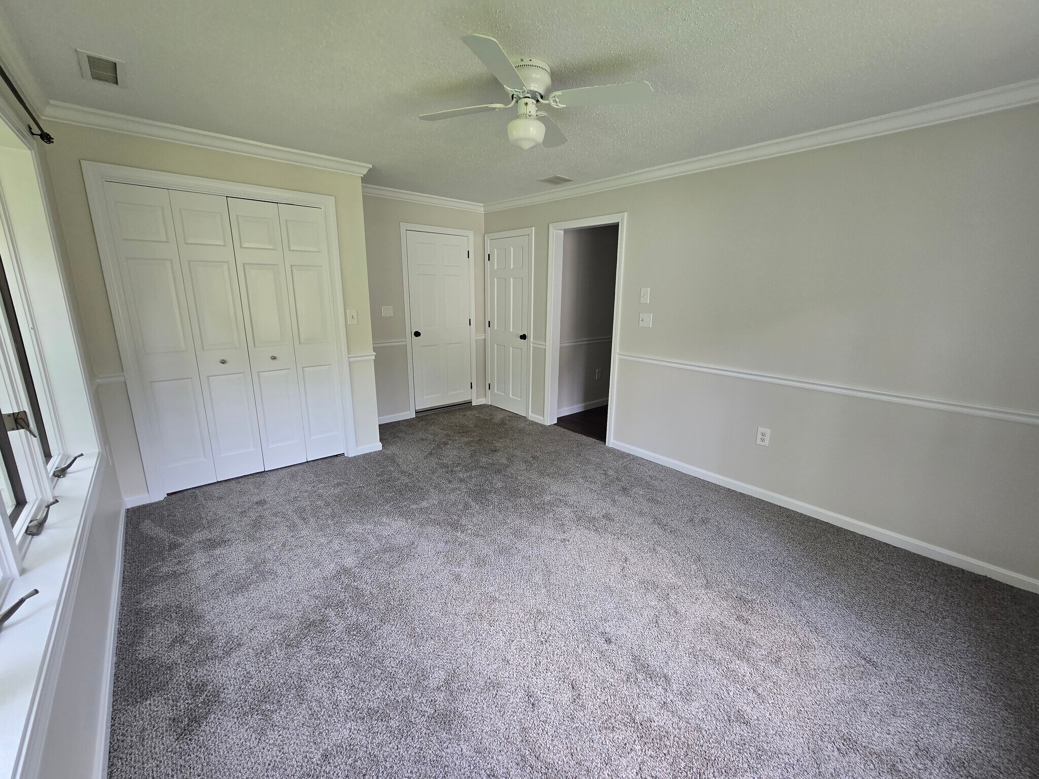 Living room - 66 Horace Greeley Rd