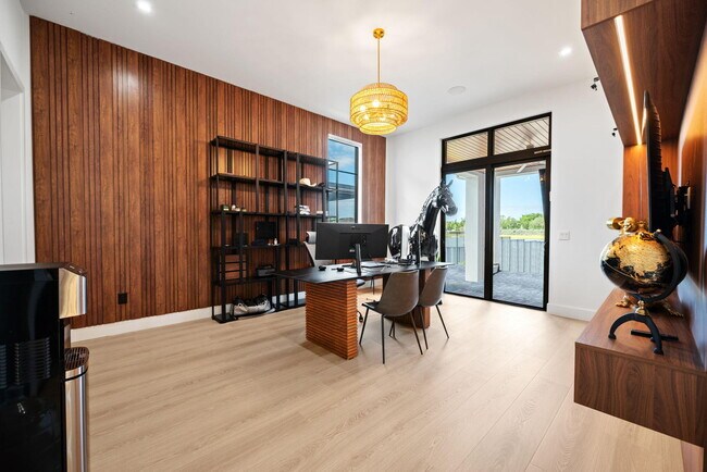 Building Photo - 5735 SW 104th Terrace