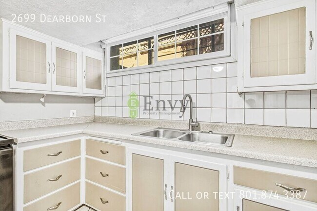 Building Photo - 2699 Dearborn St