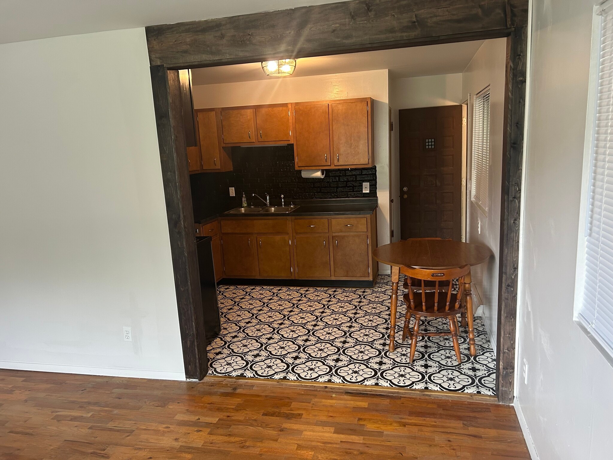 Kitchen - 387 Okemos St