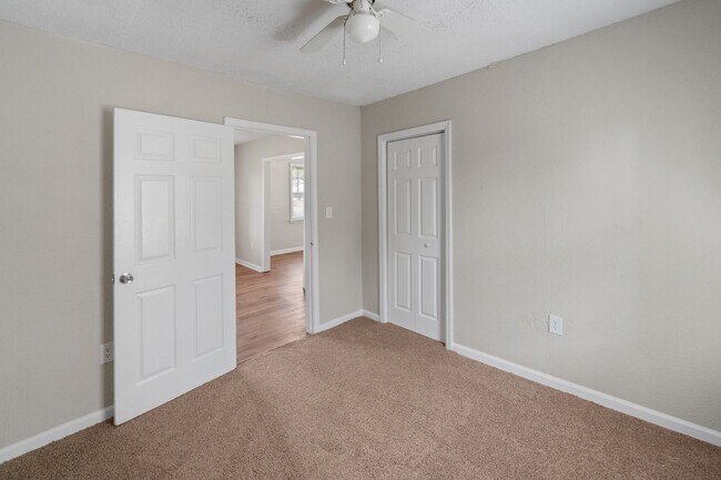 Building Photo - Bright & Stylish 3-Bedroom Home Near Downtown Savannah