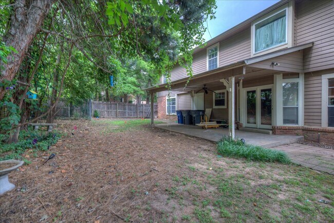 Building Photo - 8632 S Braden Ave