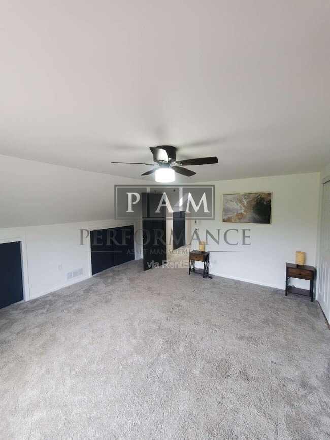 Building Photo - 2829 S Howell Ave