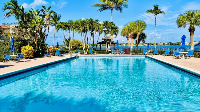 Building Photo - 107 Half Moon Cir