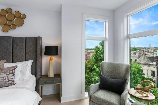 Building Photo - Private Double Decker Rooftop! - Modern Lu...
