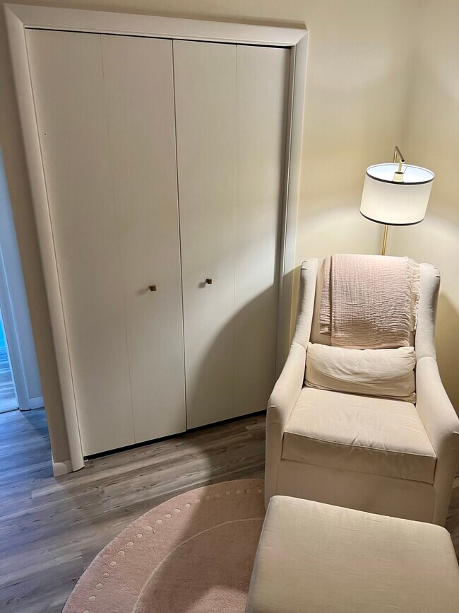 Building Photo - 2685 Green Meadows Dr