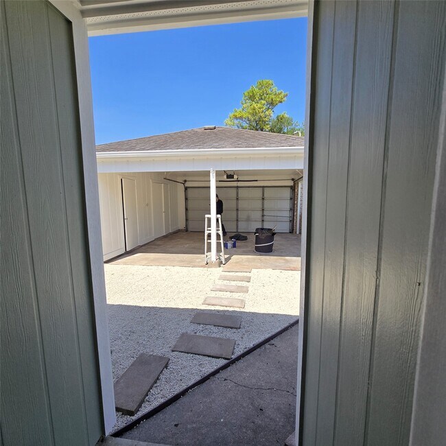 Building Photo - 3535 Upfield Dr
