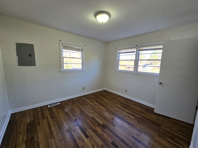 Building Photo - 514 Homeland Ave