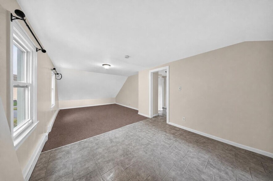 Building Photo - 53 Mohican Ave