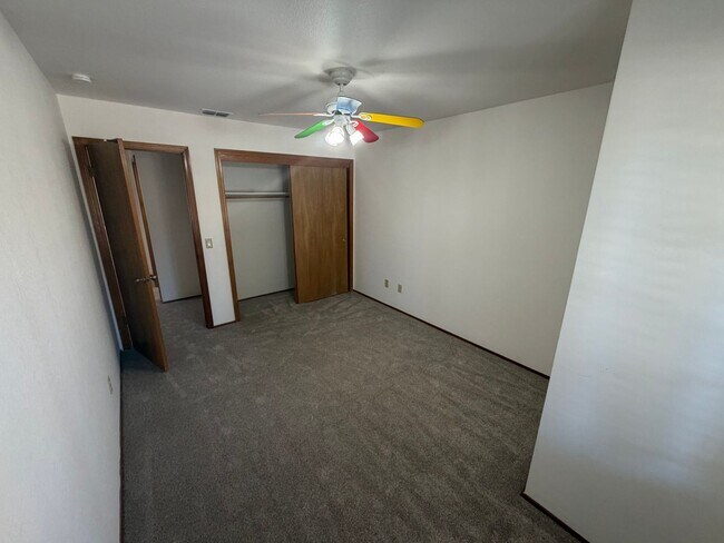 Building Photo - 4 bedroom | 2 bathroom | Gold River home