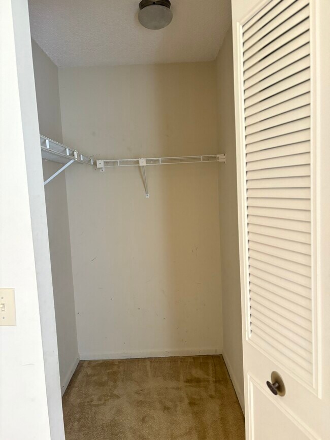 Building Photo - 503 Shady Pine Way