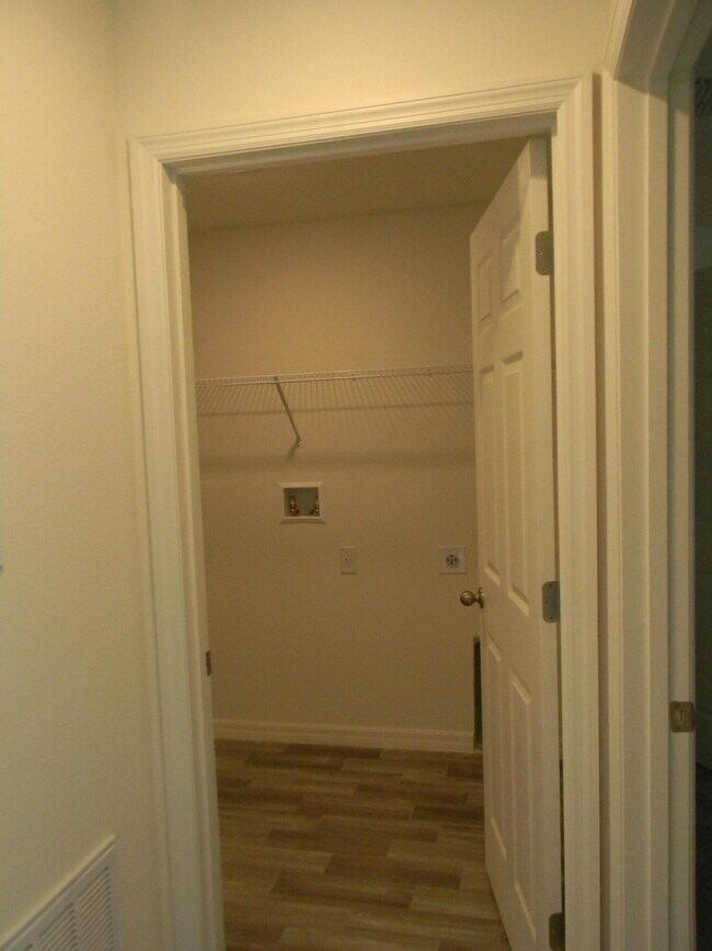 Building Photo - 491 Windswept Ave SW