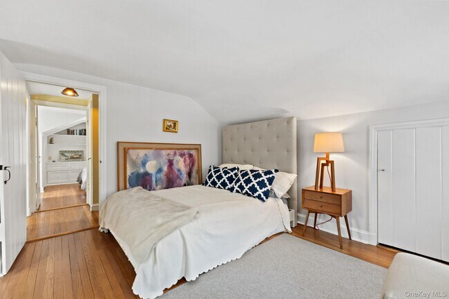 Building Photo - 8 S Bedford Rd