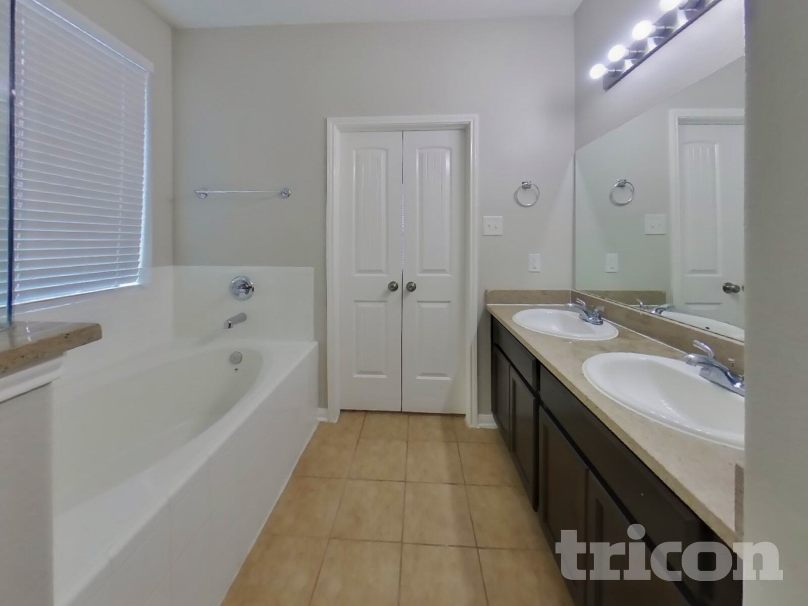 Building Photo - 12850 Spruce Cir