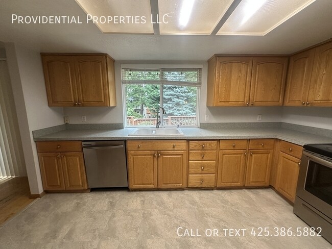 Building Photo - 12914 NE 136th St