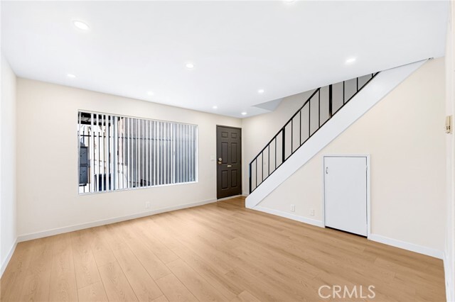 Building Photo - 333 Riverdale Dr