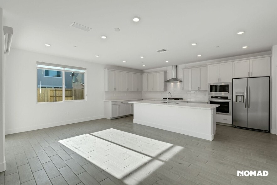 Building Photo - 8017 Roundhouse Lp